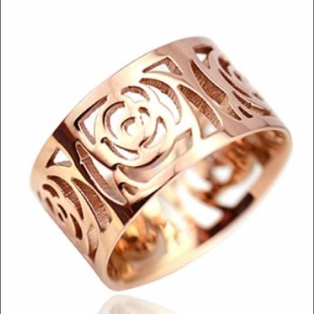 Rose gold ring size 7 BNWT costume